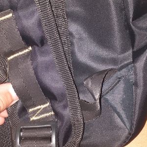 کوله پشتی سایز متوسط ایرانی رنگ مشکی بسیار محکم