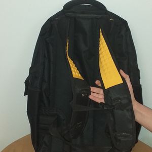 قیمت ارزان کوله پشتی درجه یک ایرانی سایز بزرگ رنگ مشکی و بسیار محکم