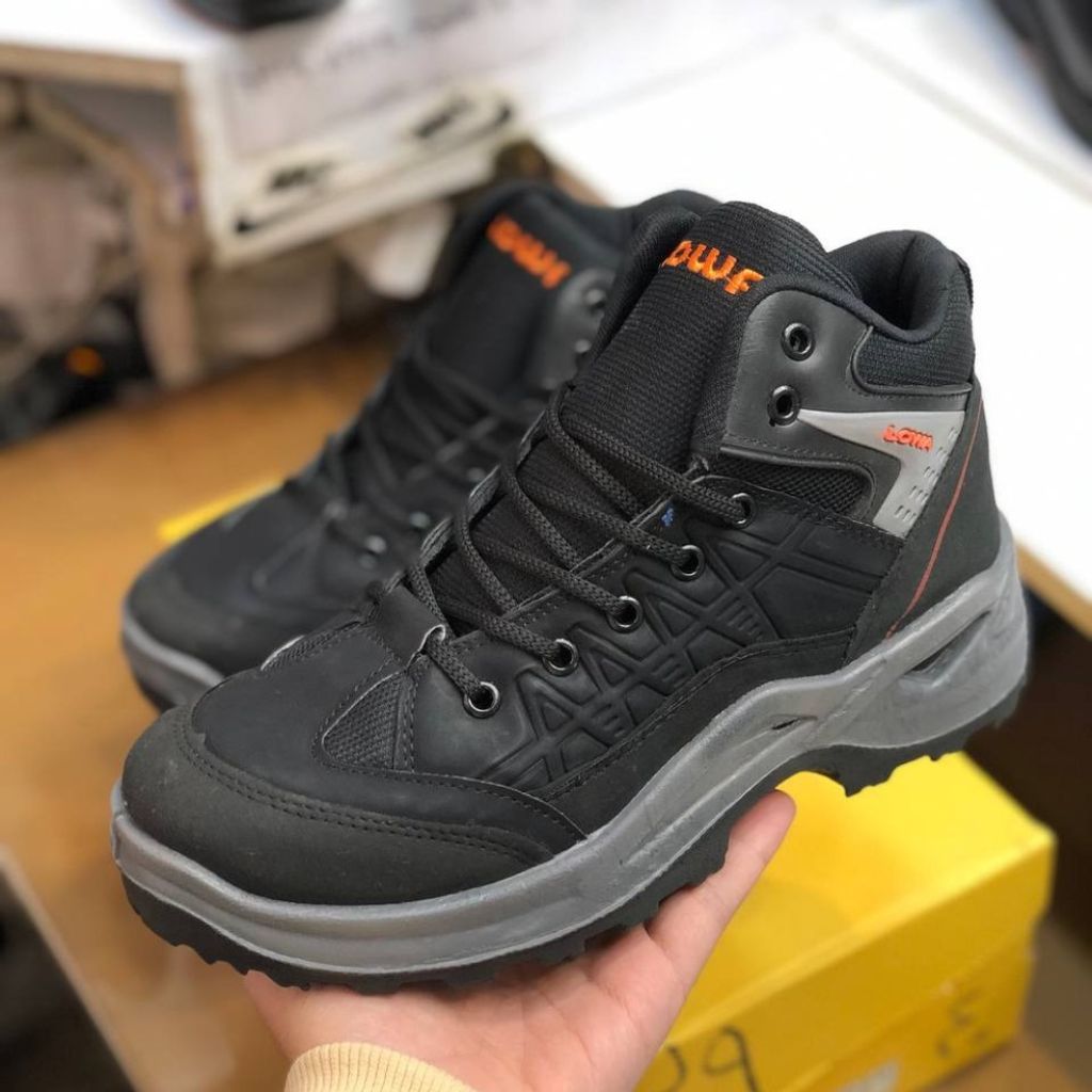 خرید آنلاین کفش کوهستان مردانه مدل جکس رنگ مشکی