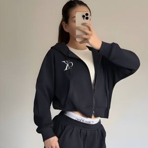 خرید اینترنتی ست سویشرت دخترانه و زنانه طرح کلوین