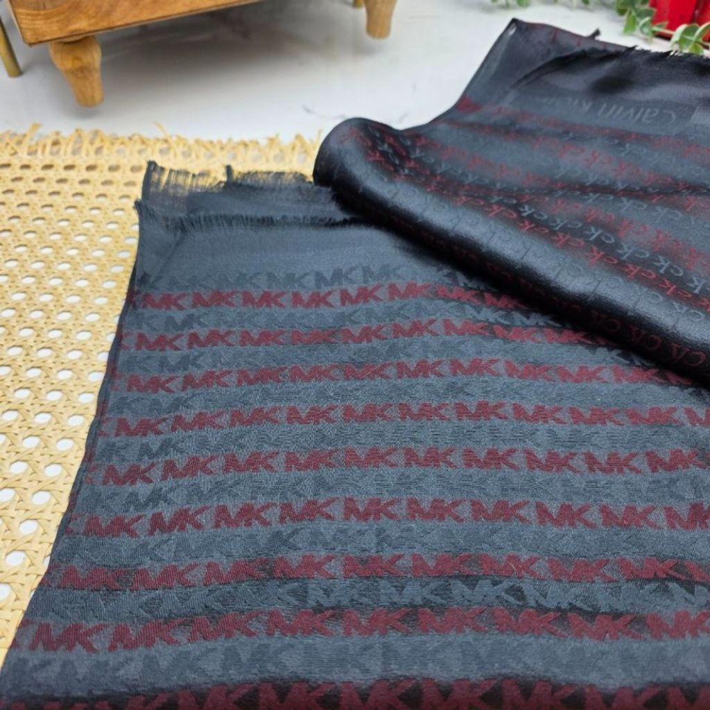 مشخصات شال ژاکارد پاییزی در طرح های برند CK,MK