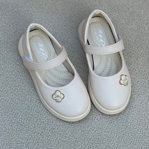 خرید اینترنتی قیمت کفش دخترانه عروسکی طرح بغل گل از هارتال کد 4092706