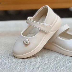 خرید اینترنتی قیمت کفش دخترانه عروسکی طرح بغل گل از هارتال کد 4092706