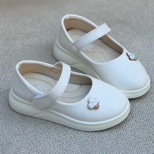 کفش دخترانه عروسکی طرح بغل گل از هارتال کد 4092706