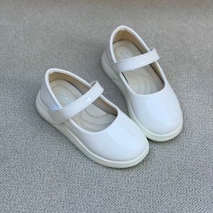 خرید اینترنتی قیمت کفش دخترانه عروسکی طرح ورنی ساده از هارتال کد 4092705