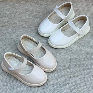 خرید اینترنتی قیمت کفش دخترانه عروسکی طرح ورنی ساده از هارتال کد 4092705