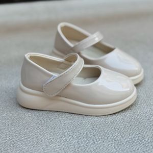 خرید اینترنتی قیمت کفش دخترانه عروسکی طرح ورنی ساده از هارتال کد 4092705