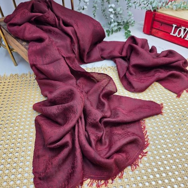 شال ژاکارد آلبالویی گرم بالا مجلسی در 12 طرح متنوع