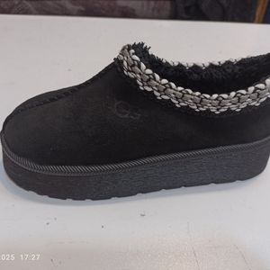 خرید اینترنتی کفش اسلیپر UGG