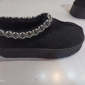 مشخصات کفش اسلیپر UGG