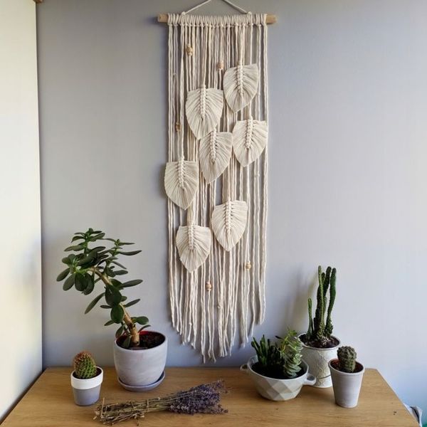 آویز مکرومه بافی ریسه ای مدل کادویی