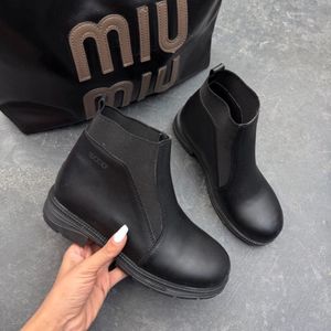 بوت کوتاه زنانه کد 12