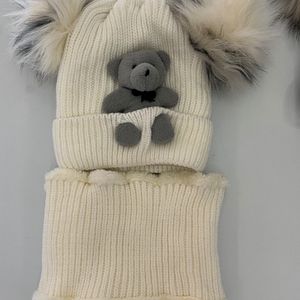 شال و کلاه بچگانه