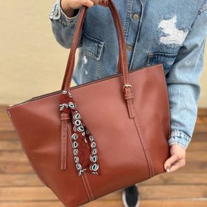 خرید اینترنتی کیف دوشی زنانه و دخترانه مدل مهرو پروانه