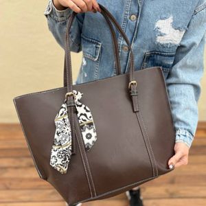 خرید انلاین کیف دوشی زنانه و دخترانه مدل مهرو پروانه