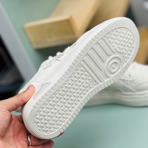 خرید اینترنتی قیمت کتونی بزرگسال طرح N از وین استار کد 4050701