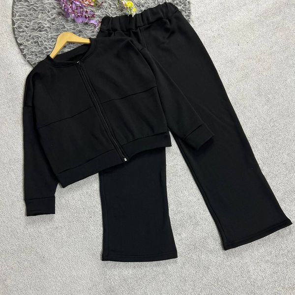 ست زنانه و دخترانه ورزشی طرح لاین