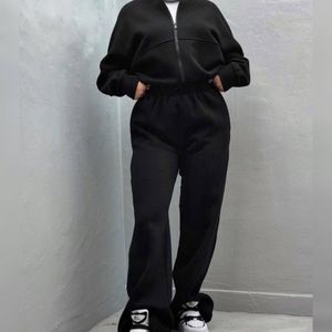 خرید آنلاین ست زنانه و دخترانه ورزشی طرح لاین