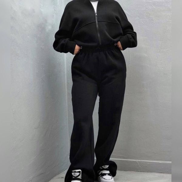 ست زنانه و دخترانه ورزشی طرح لاین