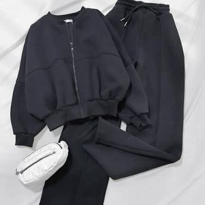 خرید آنلاین ست زنانه و دخترانه ورزشی طرح لاین