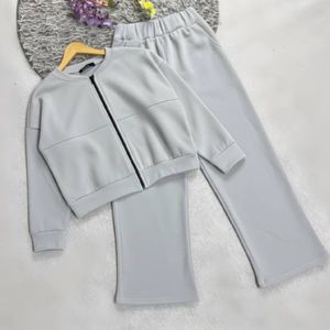 قیمت ارزان ست زنانه و دخترانه ورزشی طرح لاین