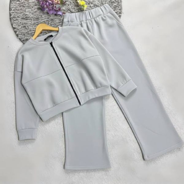 ست زنانه و دخترانه ورزشی طرح لاین