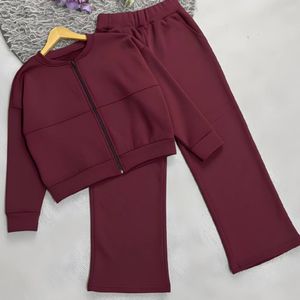 خرید اینترنتی ست زنانه و دخترانه ورزشی طرح لاین