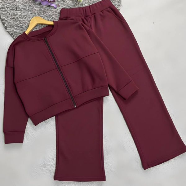 ست زنانه و دخترانه ورزشی طرح لاین