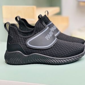 خرید اینترنتی قیمت کتونی بچگانه جورابی طرح فشن از K-Z کد 4023002