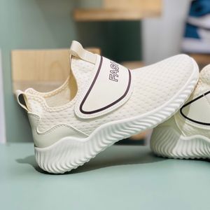 خرید اینترنتی قیمت کتونی بچگانه جورابی طرح فشن از K-Z کد 4023002