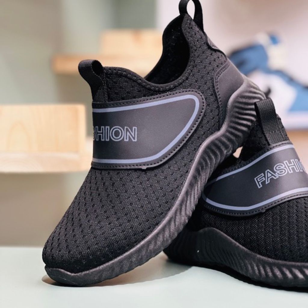 خرید اینترنتی قیمت کتونی بچگانه جورابی طرح فشن از K-Z کد 4023002