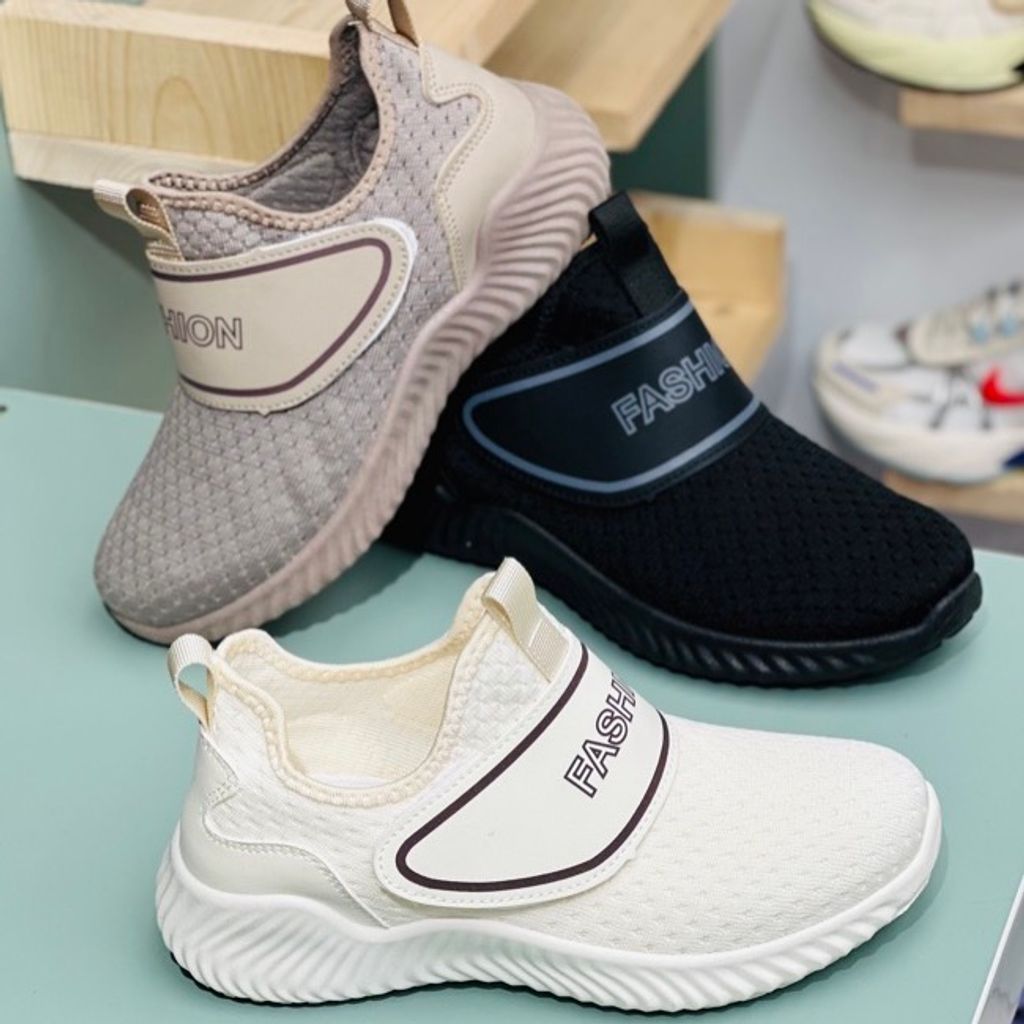 خرید اینترنتی قیمت کتونی بچگانه جورابی طرح فشن از K-Z کد 4023002