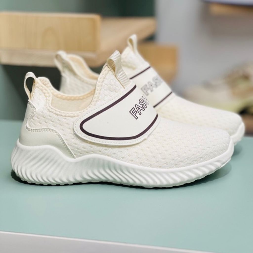 خرید اینترنتی قیمت کتونی بچگانه جورابی طرح فشن از K-Z کد 4023002