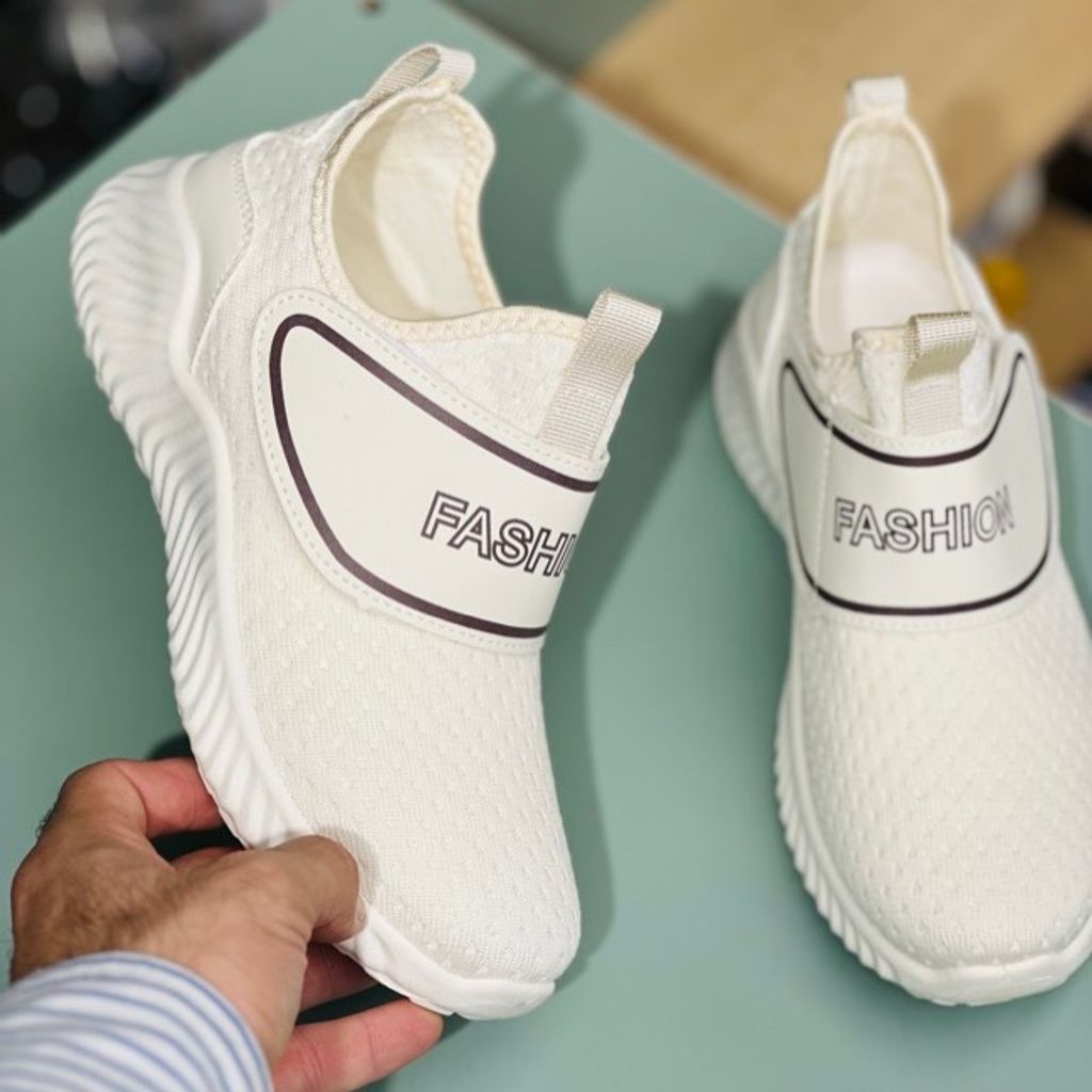 خرید اینترنتی قیمت کتونی بچگانه جورابی طرح فشن از K-Z کد 4023002