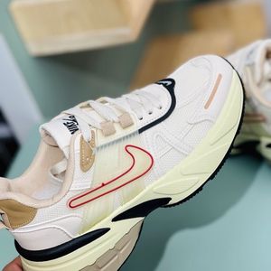 خرید اینترنتی قیمت کتونی طرح نایک v2k از کاشوز کد 4022906