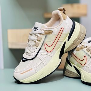 خرید اینترنتی قیمت کتونی طرح نایک v2k از کاشوز کد 4022906