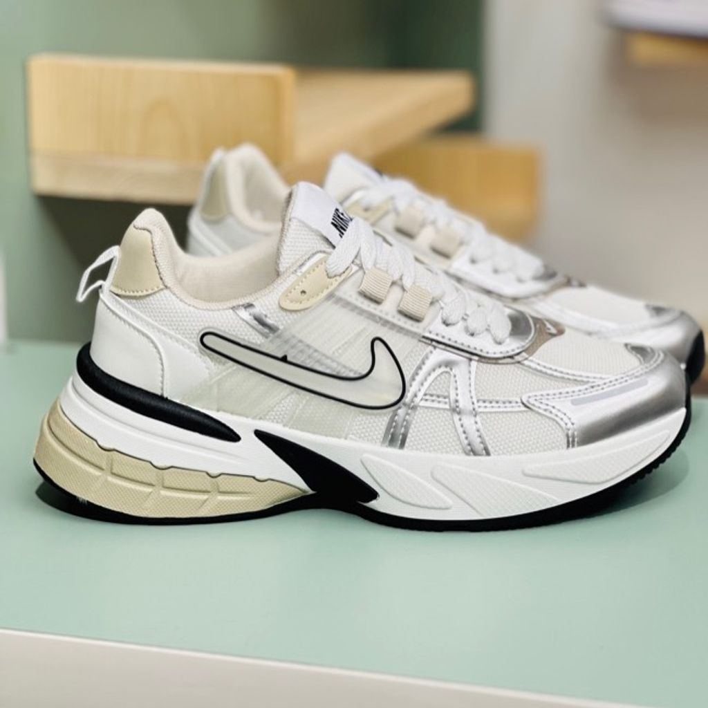 خرید اینترنتی قیمت کتونی طرح نایک v2k از کاشوز کد 4022905