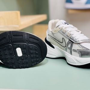 خرید اینترنتی قیمت کتونی طرح نایک v2k از کاشوز کد 4022905