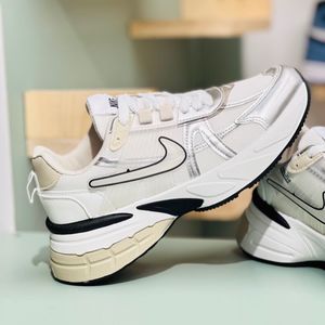 خرید اینترنتی قیمت کتونی طرح نایک v2k از کاشوز کد 4022905