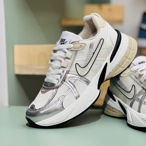 خرید اینترنتی قیمت کتونی طرح نایک v2k از کاشوز کد 4022905