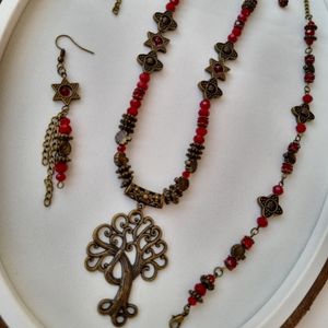 مشخصات گردنبند و گوشواره و دستبند