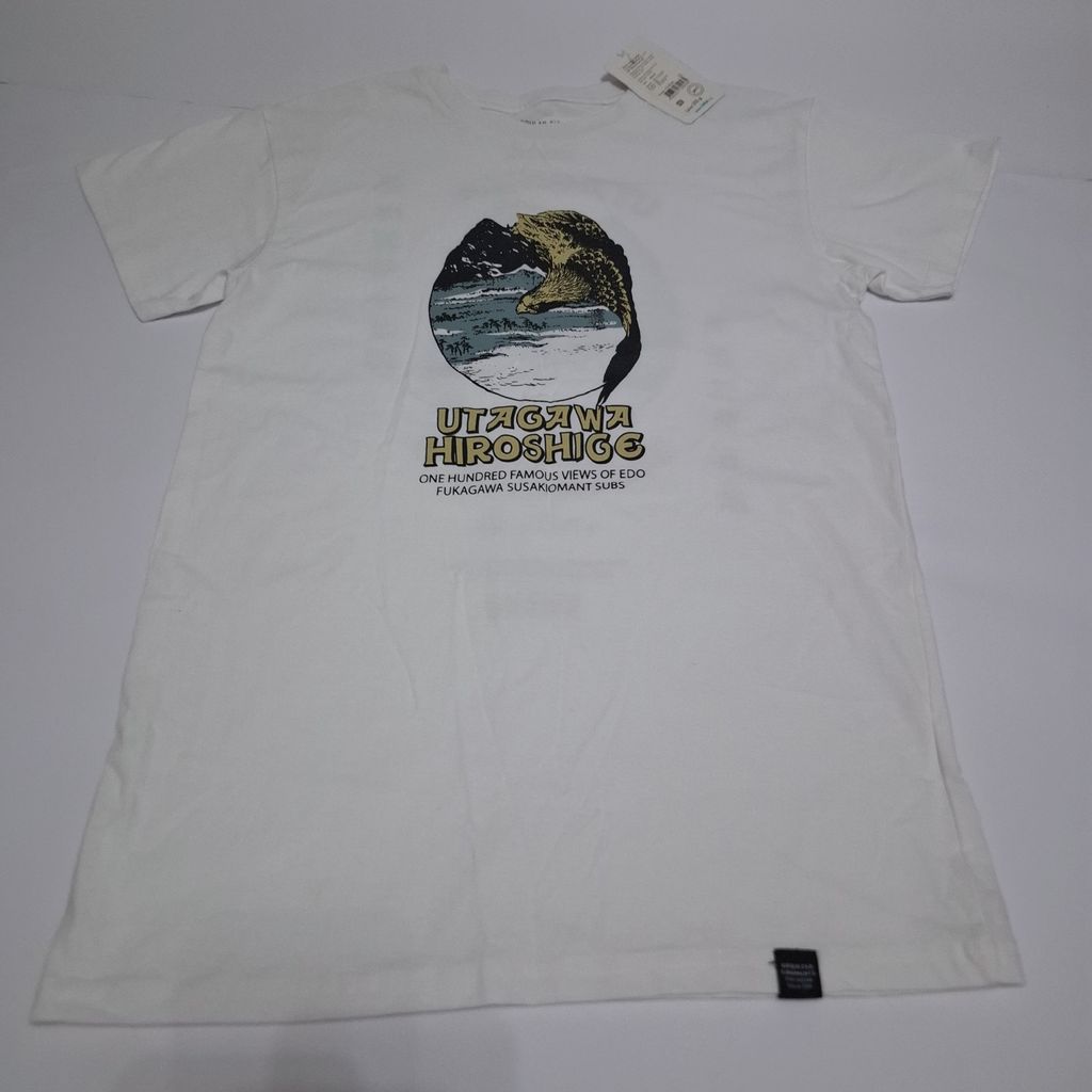 خرید انلاین تیشرت نخی pull and bear اصل