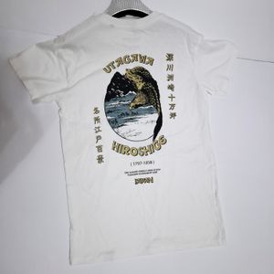 مشخصات تیشرت نخی pull and bear اصل