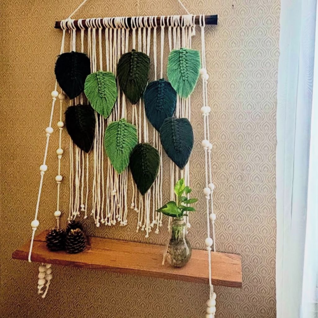 مشخصات دیوارکوب اویز شلف چوبی مهره دار مکرومه با برگ