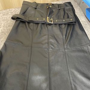 فروش اینترنتی دامن چرم ویکتوریا(کالکشن فروزان نریمیسا)