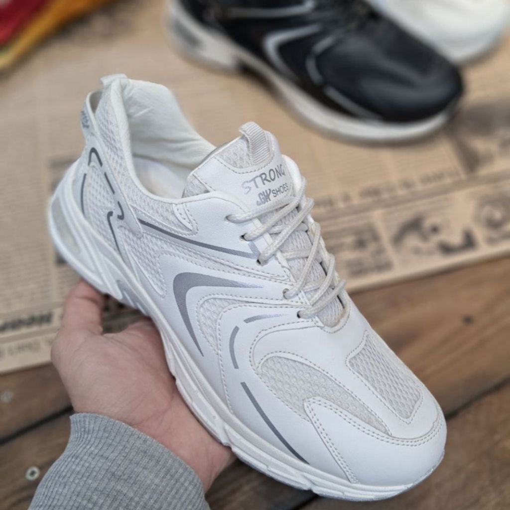 خرید انلاین کتانی استرانگ هنا