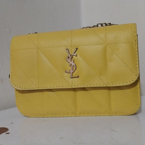 کیف پاسپورتی زرد