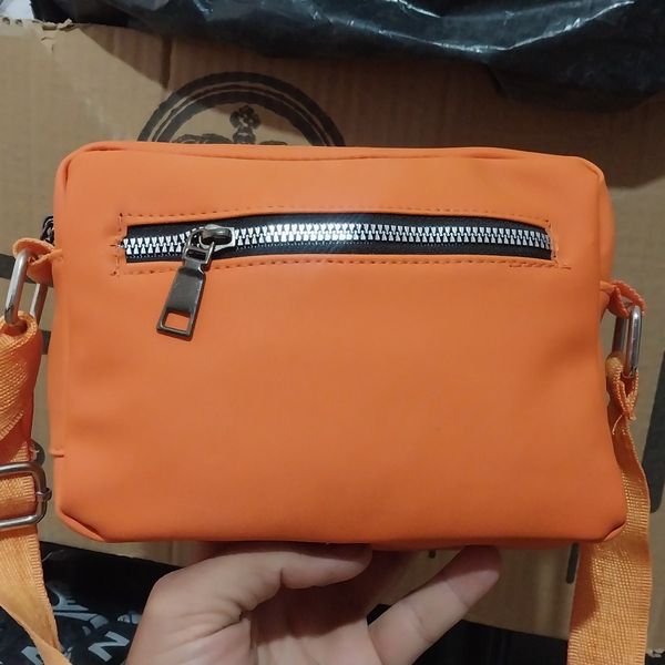 کیف پاسپورتی نارنجی