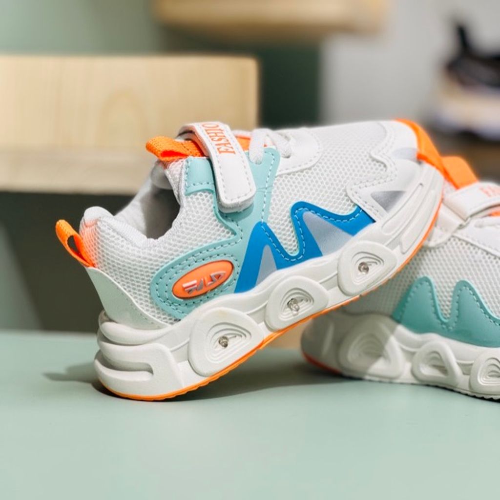 خرید اینترنتی قیمت کتونی وارداتی بچگانه طرح Fila برند Kids کد 121503