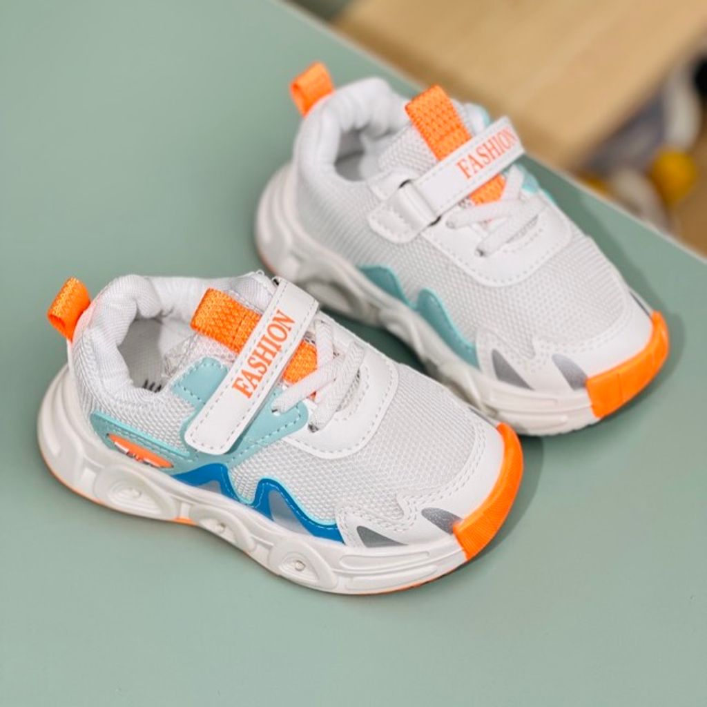 خرید اینترنتی قیمت کتونی وارداتی بچگانه طرح Fila برند Kids کد 121503